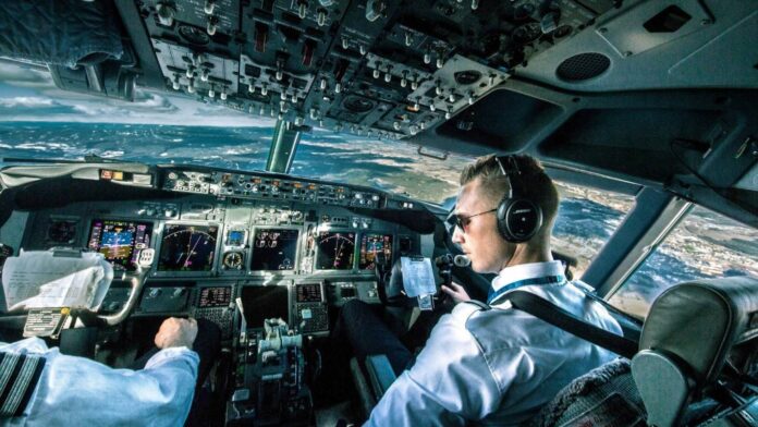 How to Become a Commercial Airline Pilot: Steps and Requirements
